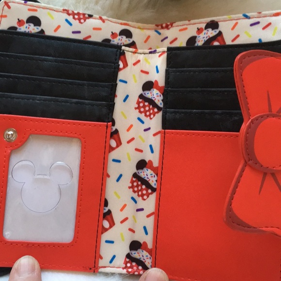 Loungefly Disney Minnie Mouse Sprinkle Cupcake Cosplay Flap Wallet - Picture 3 of 3